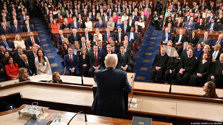 Ukraina Minta Bantuan Trump untuk Mendapatkan Akses Starlink dalam Serangan ke Rusia